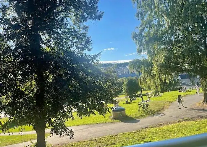 Privat Rom Med Dobbeltseng Sentralt Pa Grunerlokka