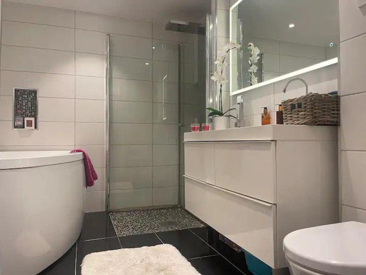 Privat Rom Med Dobbeltseng Sentralt Pa Grunerlokka